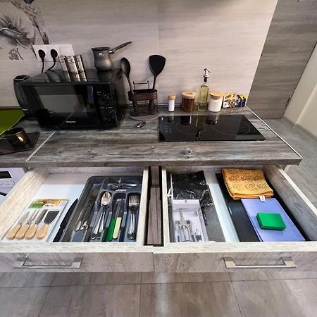 Cool Blue Interior Self Check In Appartement Jerevan Buitenkant foto