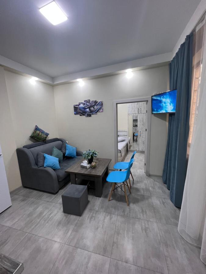 Cool Blue Interior Self Check In Appartement Jerevan Buitenkant foto