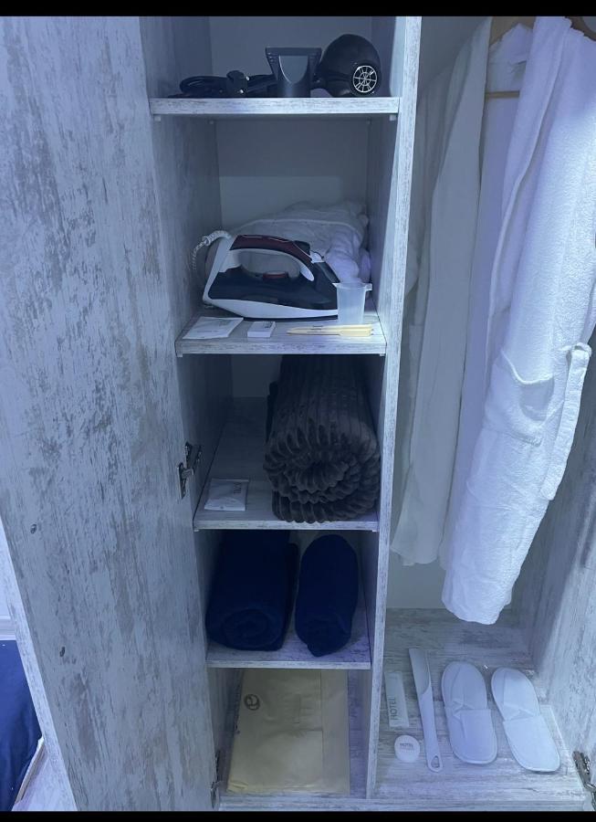 Cool Blue Interior Self Check In Appartement Jerevan Buitenkant foto