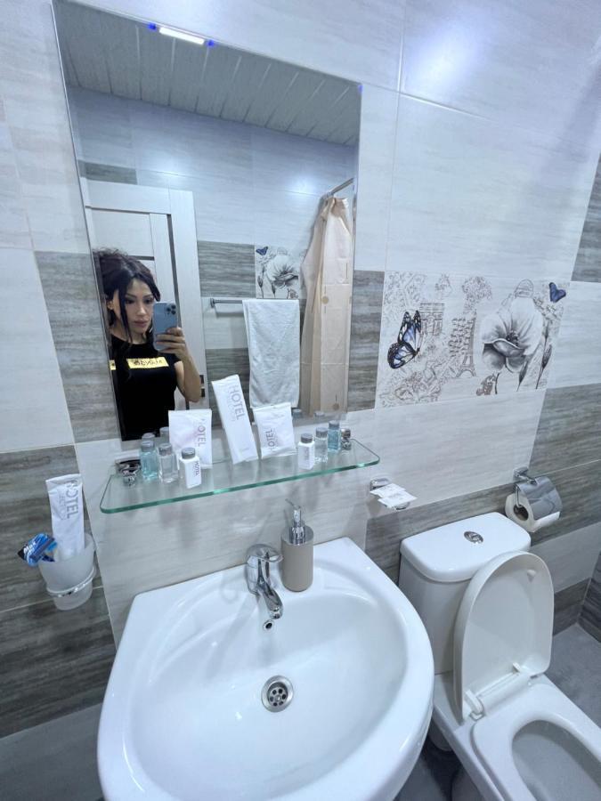 Cool Blue Interior Self Check In Appartement Jerevan Buitenkant foto