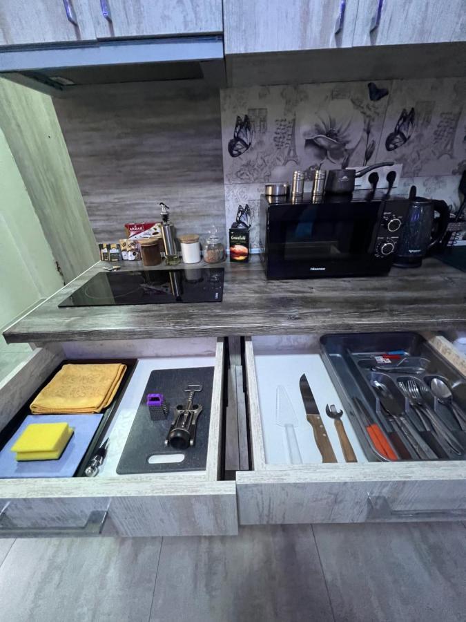 Cool Blue Interior Self Check In Appartement Jerevan Buitenkant foto
