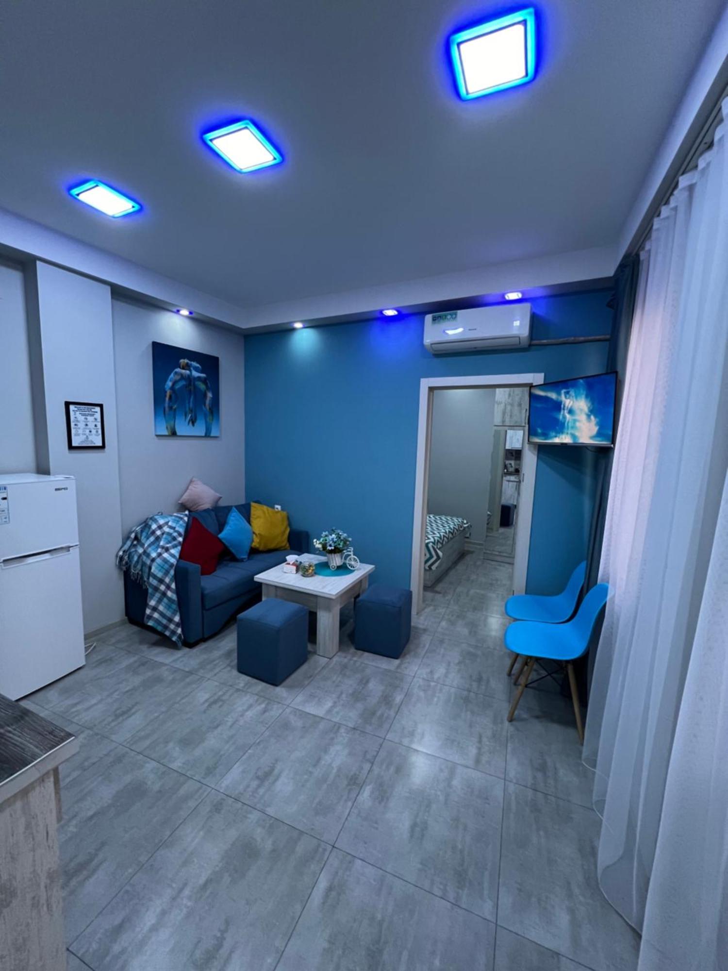 Cool Blue Interior Self Check In Appartement Jerevan Buitenkant foto
