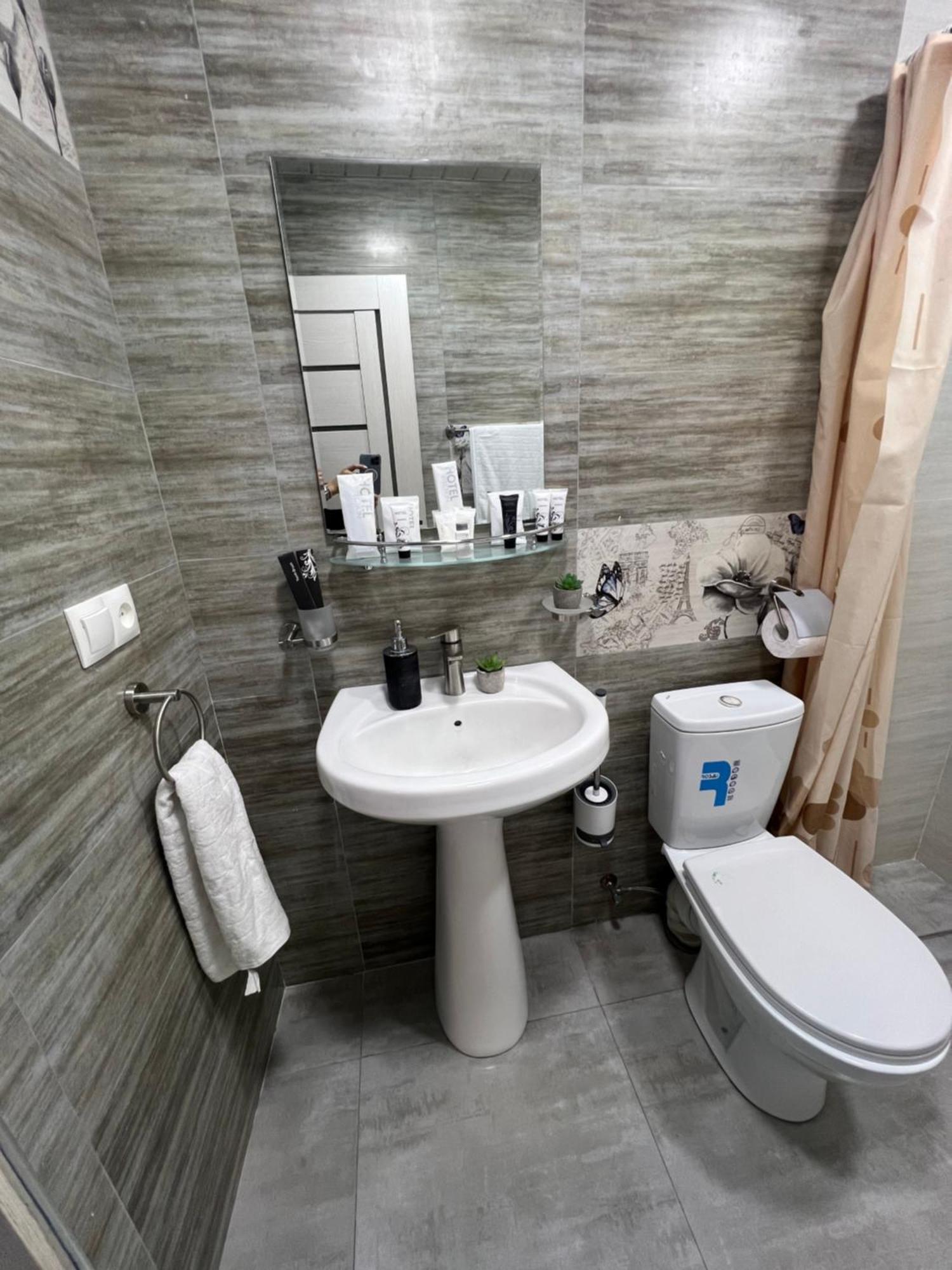 Cool Blue Interior Self Check In Appartement Jerevan Buitenkant foto