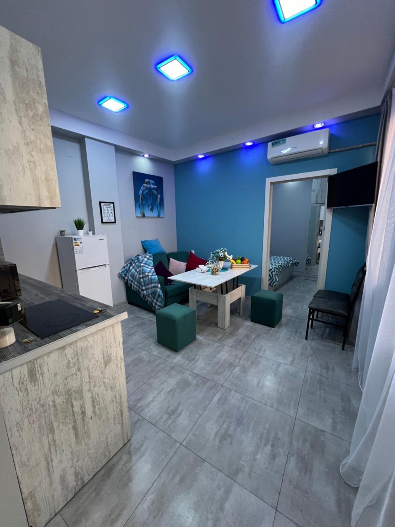 Cool Blue Interior Self Check In Appartement Jerevan Buitenkant foto