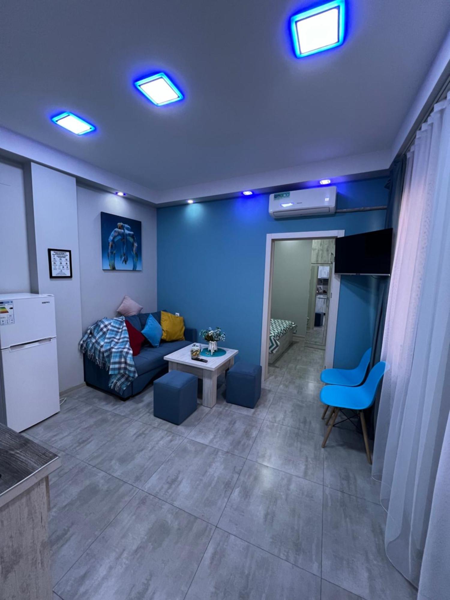 Cool Blue Interior Self Check In Appartement Jerevan Buitenkant foto