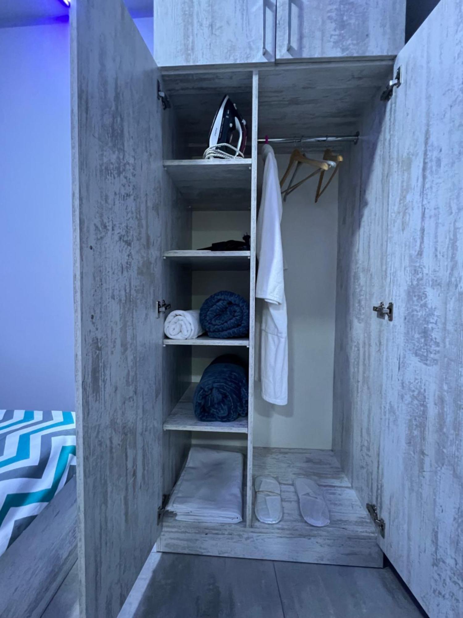 Cool Blue Interior Self Check In Appartement Jerevan Buitenkant foto